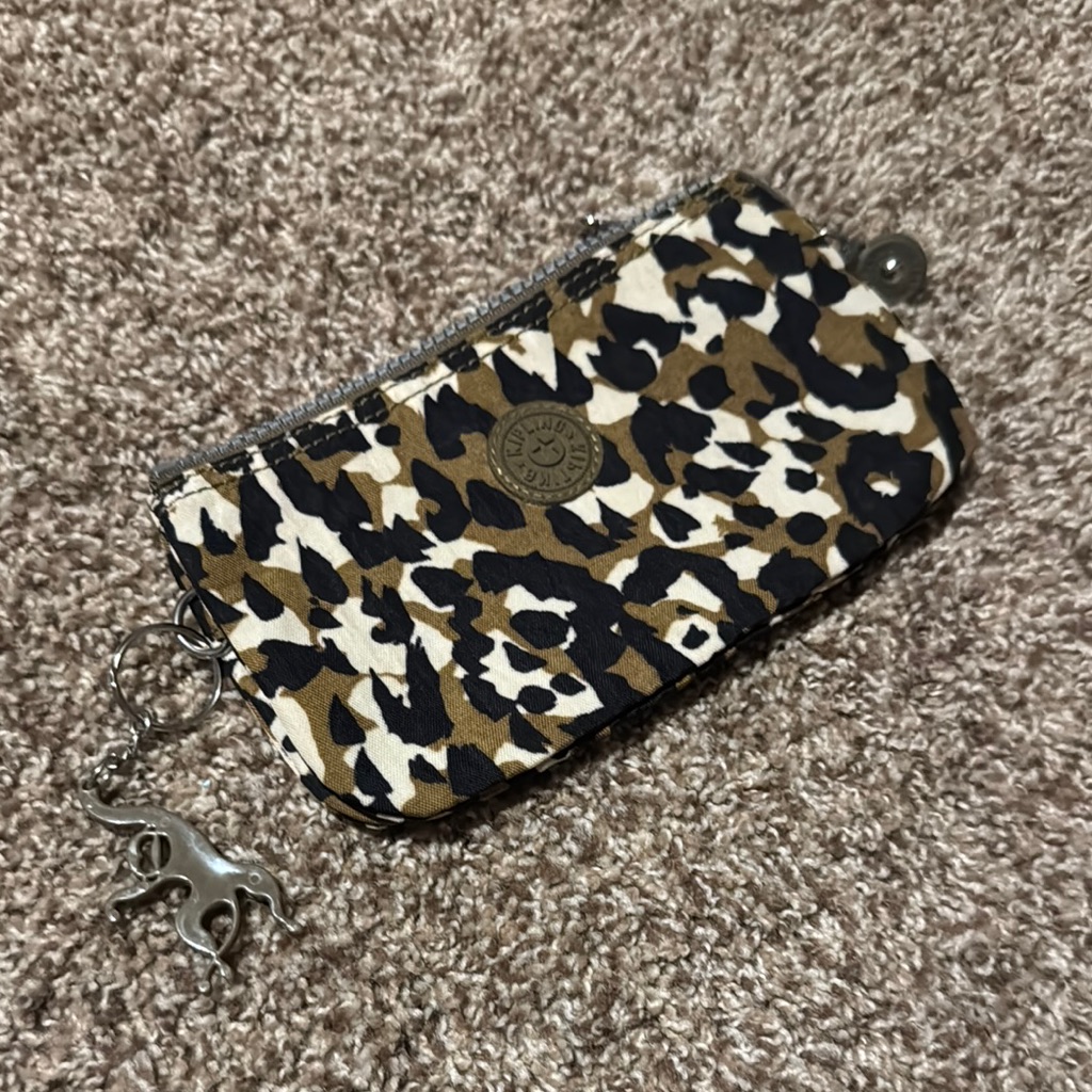 Kipling Wallet  Clutch WMonkey Hang Tag  Multiple Pockets  Like New